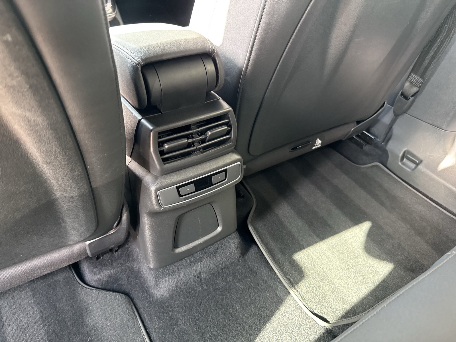 Audi Q4 e-tron 35 S LINE PANO SONOS KAMERA HEAD-UP