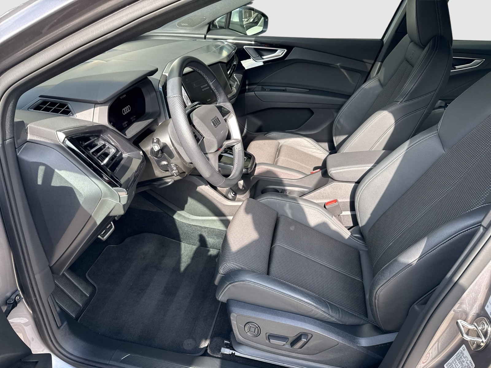 Audi Q4 e-tron 35 S LINE PANO SONOS KAMERA HEAD-UP