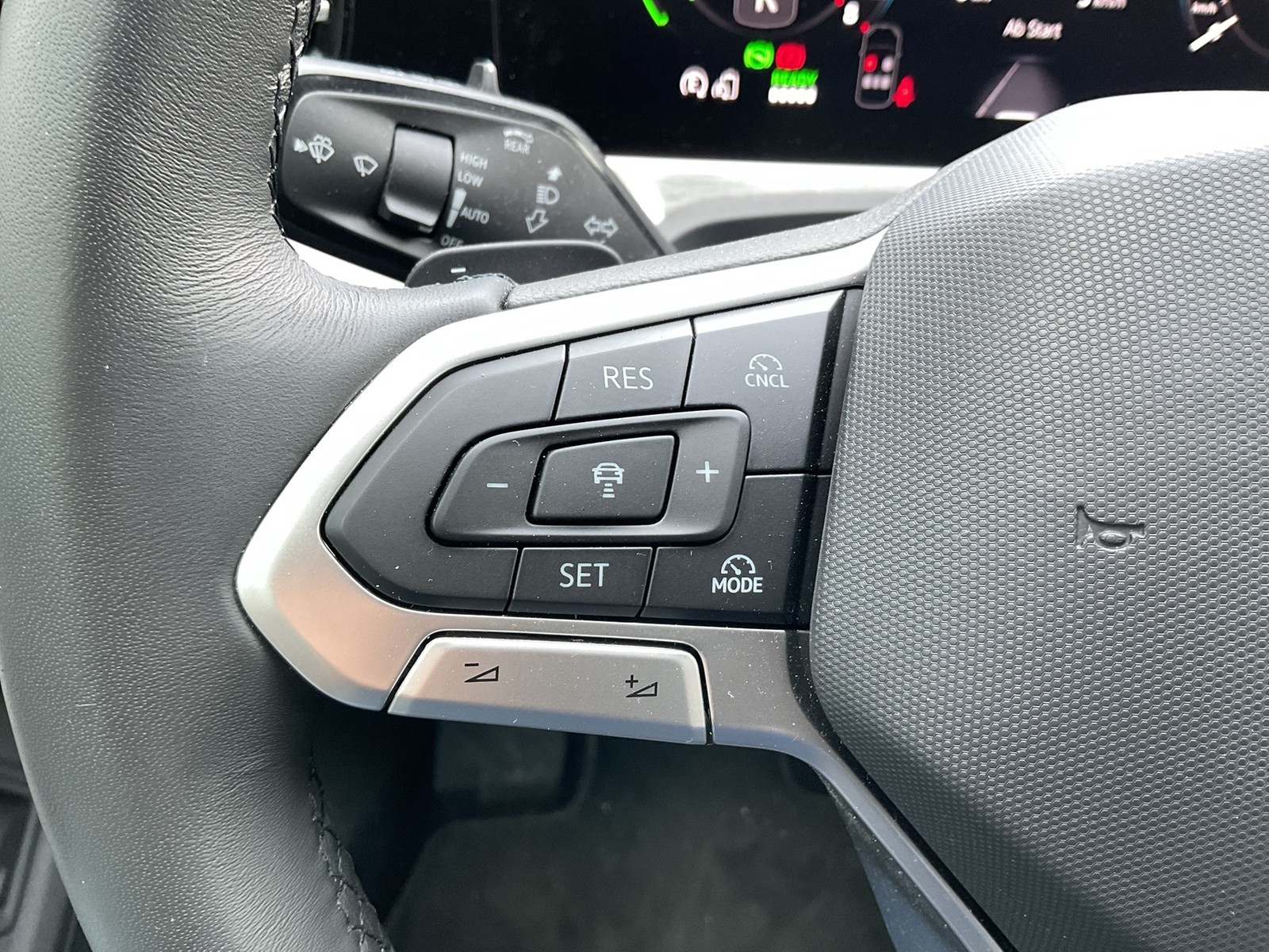 Volkswagen Passat Variant 1.5 HYBRID BUSINESS 360°CAM ACC