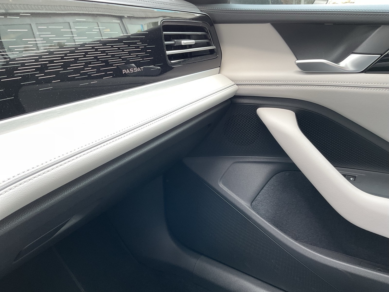 Volkswagen Passat Variant 1.5 HYBRID BUSINESS 360°CAM ACC