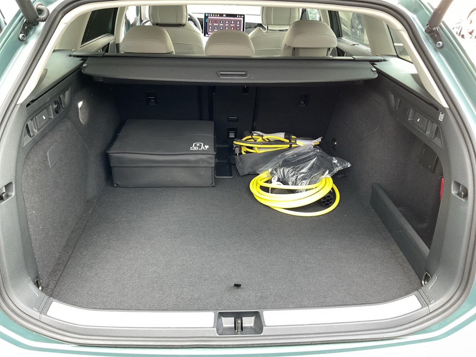 Volkswagen Passat Variant 1.5 HYBRID BUSINESS 360°CAM ACC