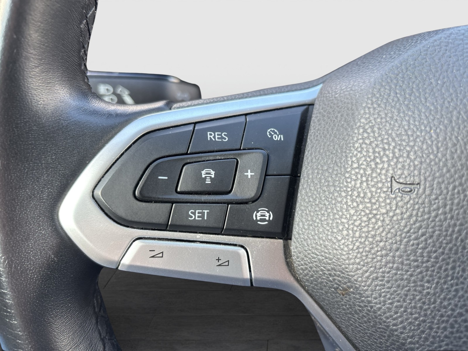 Volkswagen Golf Variant VIII 2.0 LIFE NAVI CARPLAY SITZHEIZ