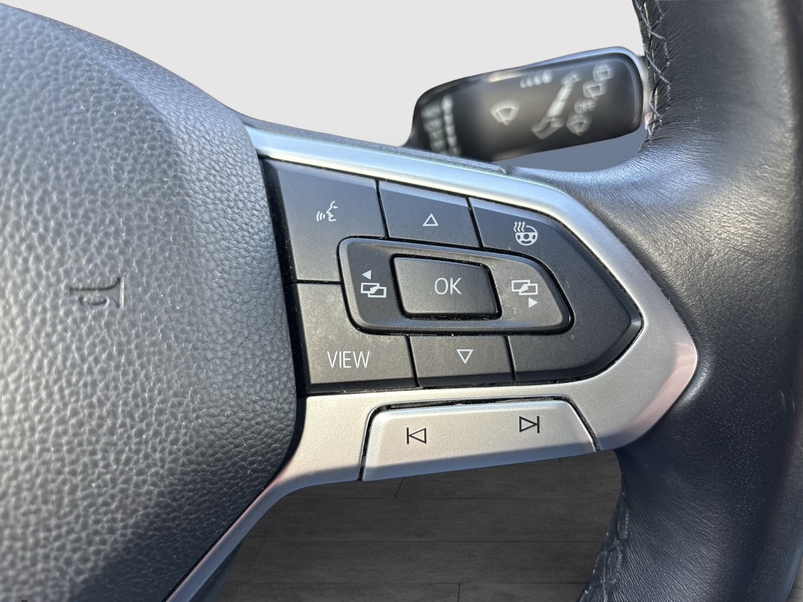 Volkswagen Golf Variant VIII 2.0 LIFE NAVI CARPLAY SITZHEIZ