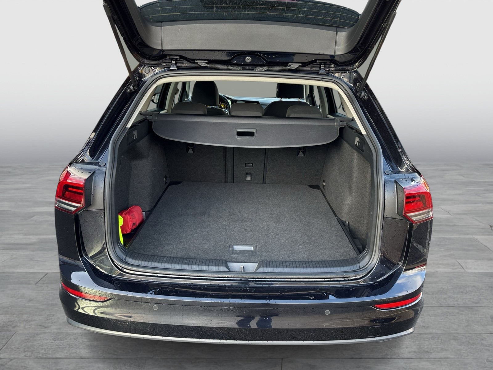 Volkswagen Golf Variant VIII 2.0 LIFE NAVI CARPLAY SITZHEIZ