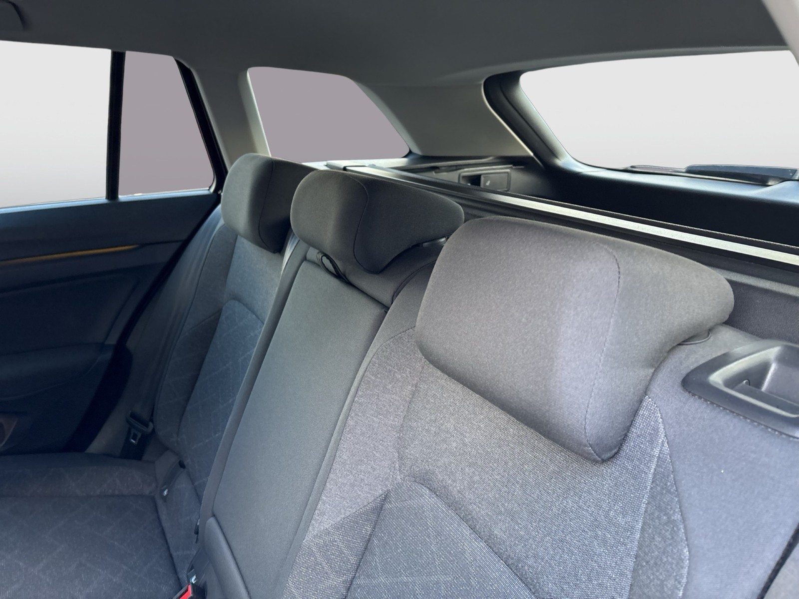 Volkswagen Golf Variant VIII 2.0 LIFE NAVI CARPLAY SITZHEIZ