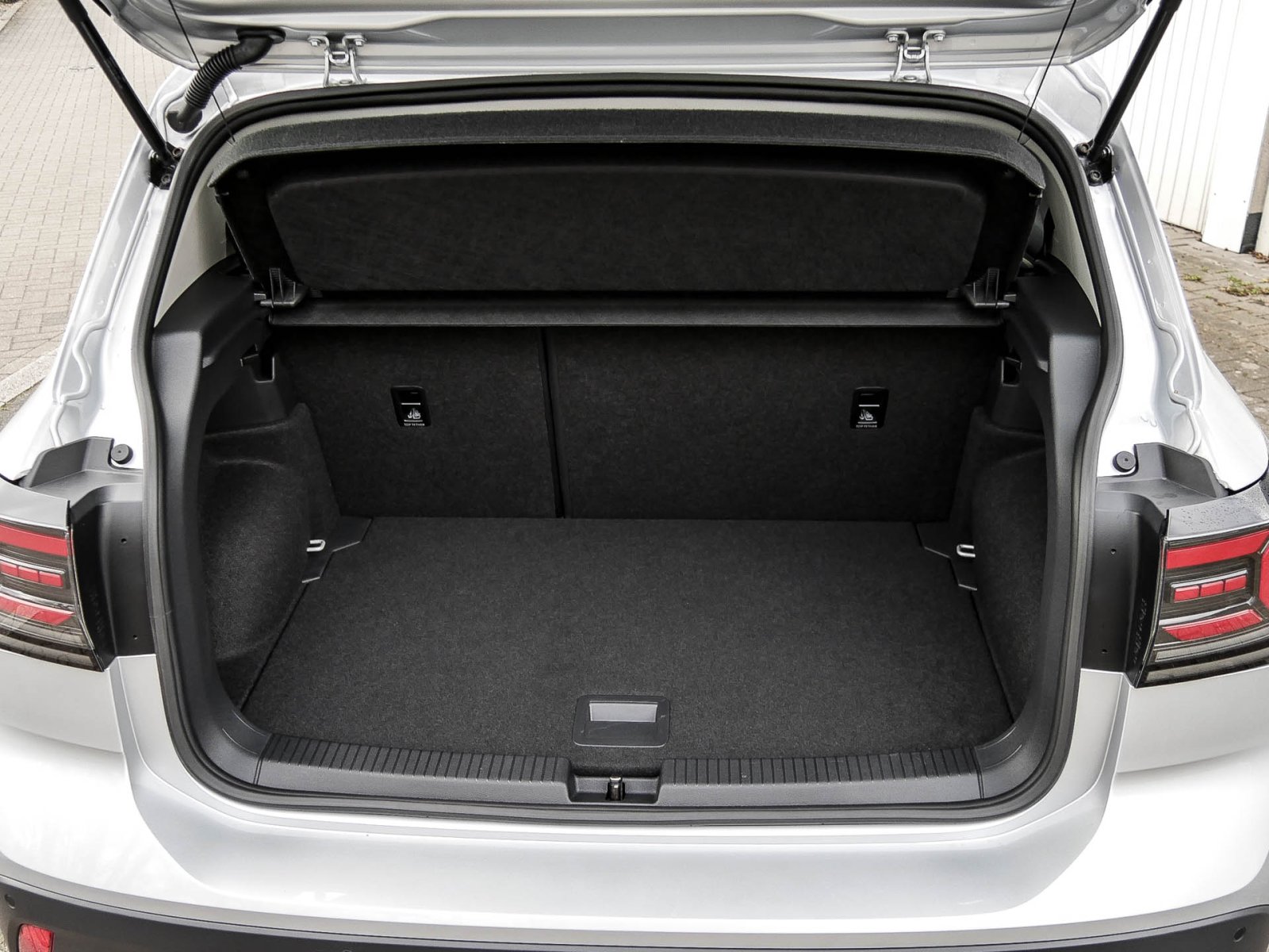 Volkswagen T-Cross 1.0 LIFE ACC ALU NAVI SITZHEIZUNG LED