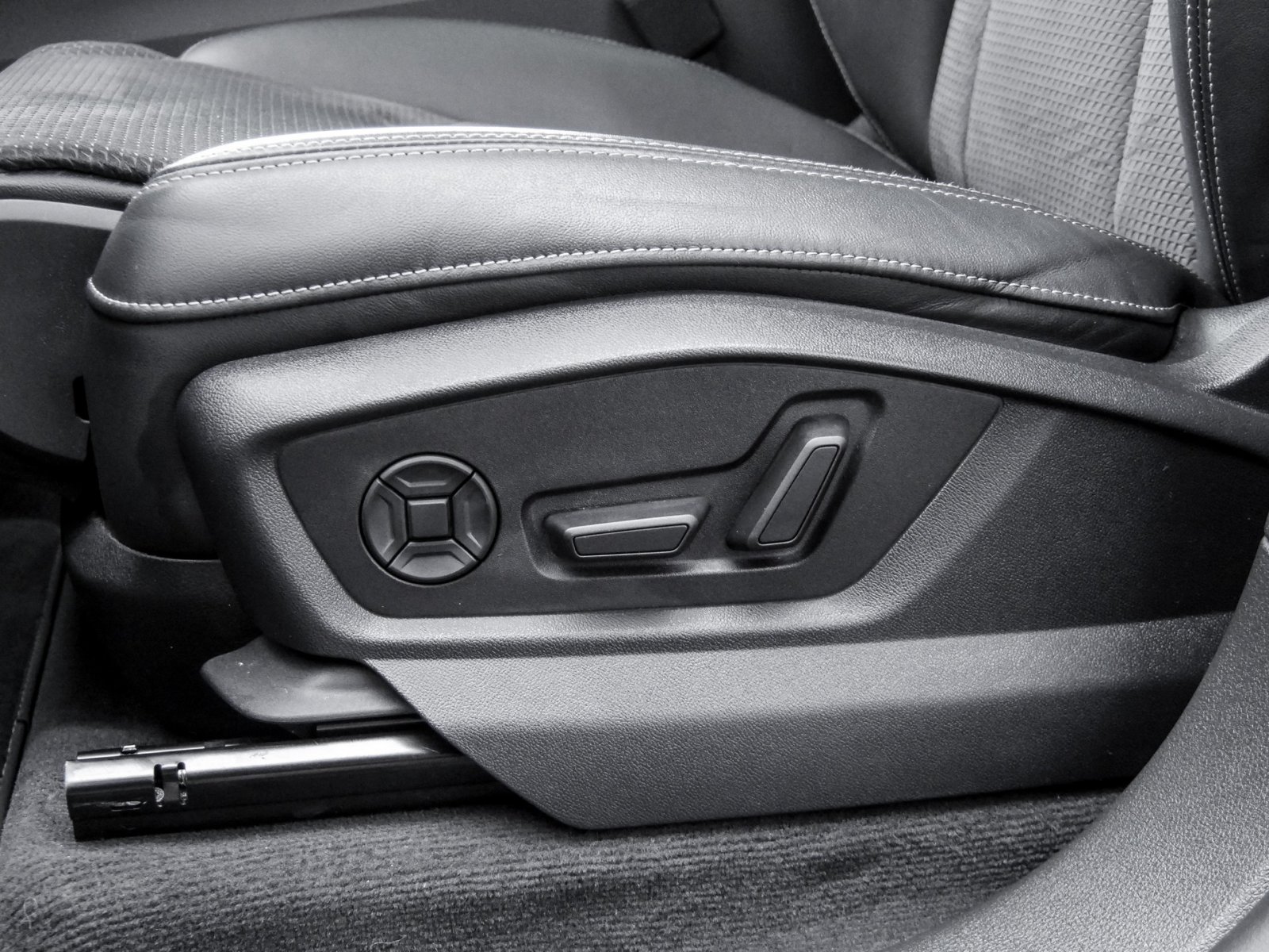 Audi Q8 50 quattro S LINE PANO AHK B&O 360°CAM LM22