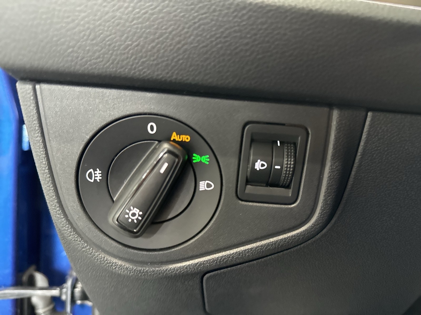 Volkswagen Taigo 1.0 MOVE CAM NAVI CARPLAY SITZHEIZUNG ALU