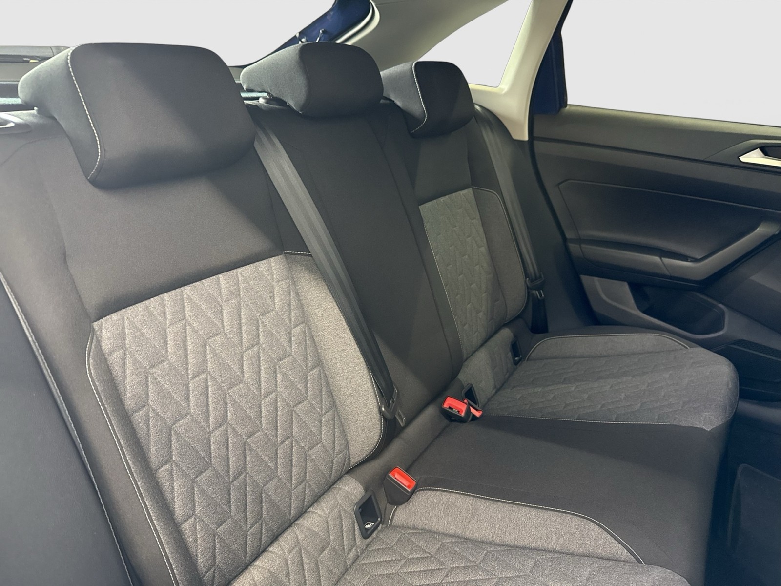 Volkswagen Taigo 1.0 MOVE CAM NAVI CARPLAY SITZHEIZUNG ALU