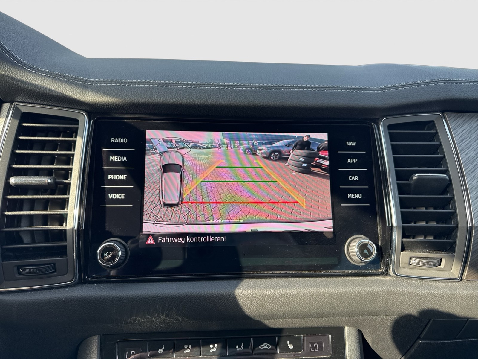 Skoda Kodiaq 2.0 STYLE AHK CAM ACC MATRIX EKLAPPE NAVI