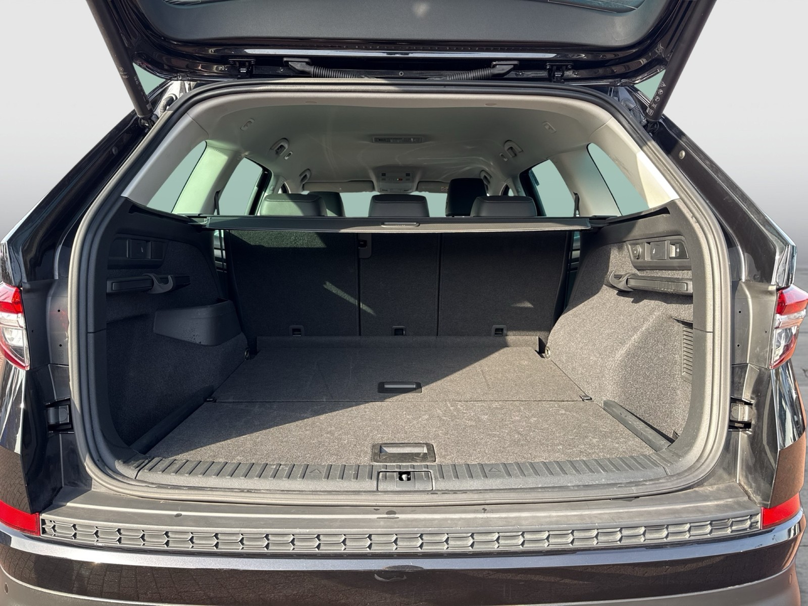 Skoda Kodiaq 2.0 STYLE AHK CAM ACC MATRIX EKLAPPE NAVI