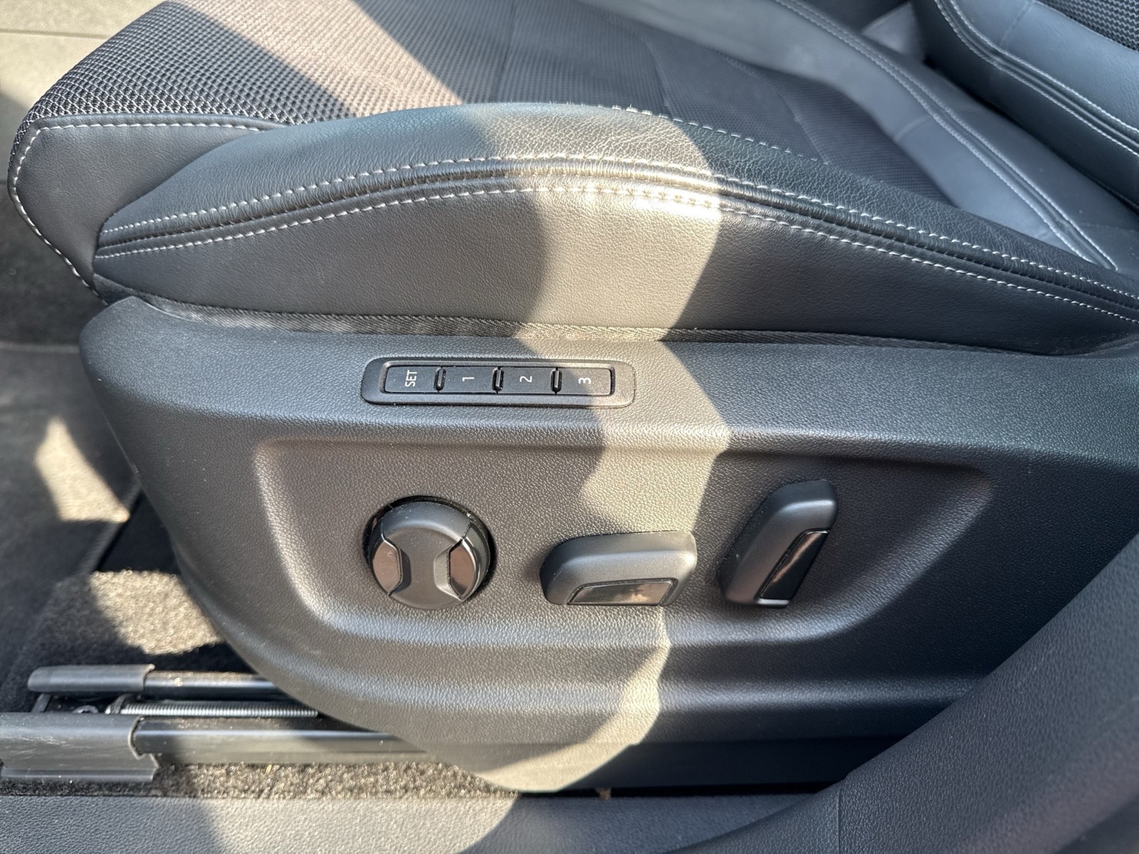 Skoda Kodiaq 2.0 STYLE AHK CAM ACC MATRIX EKLAPPE NAVI