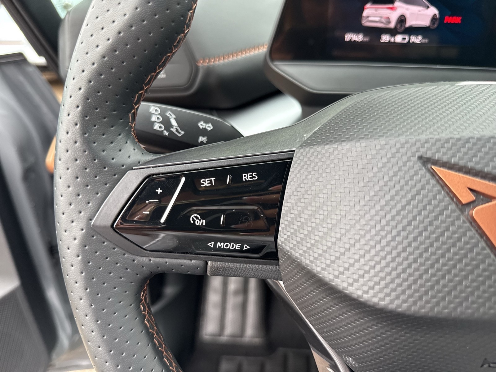 Cupra Born EDITION DYNAMIC 360CAM ACC LM19 NAVI SITZHZ