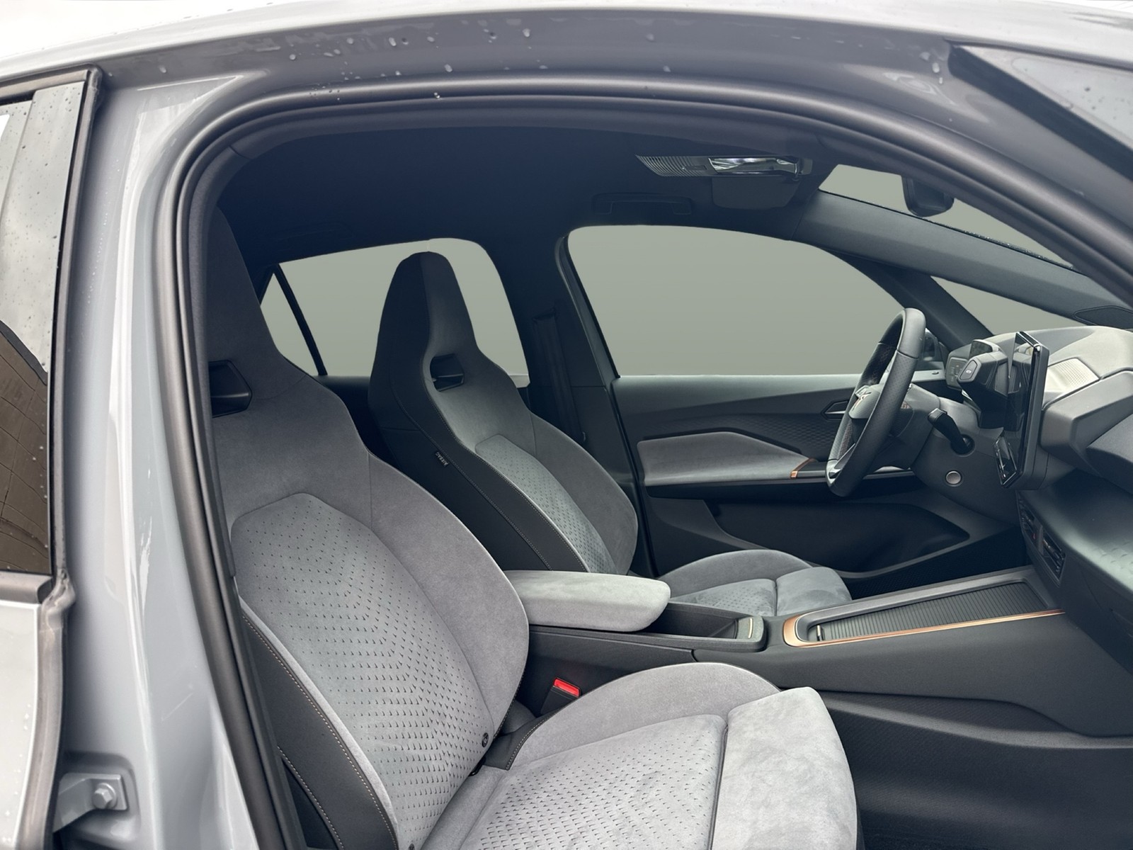 Cupra Born EDITION DYNAMIC 360CAM ACC LM19 NAVI SITZHZ