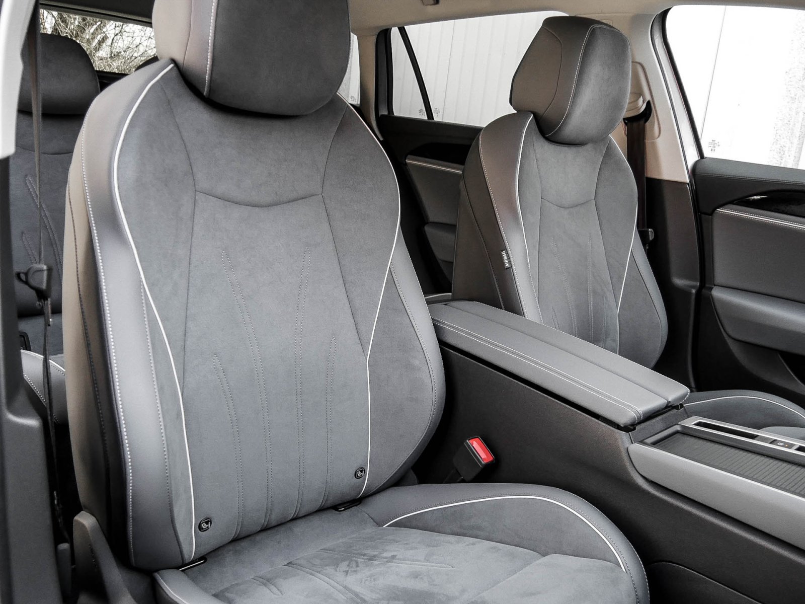 Volkswagen Passat Variant 1.5 eTSI BUSINESS NEUESMODELL AHK