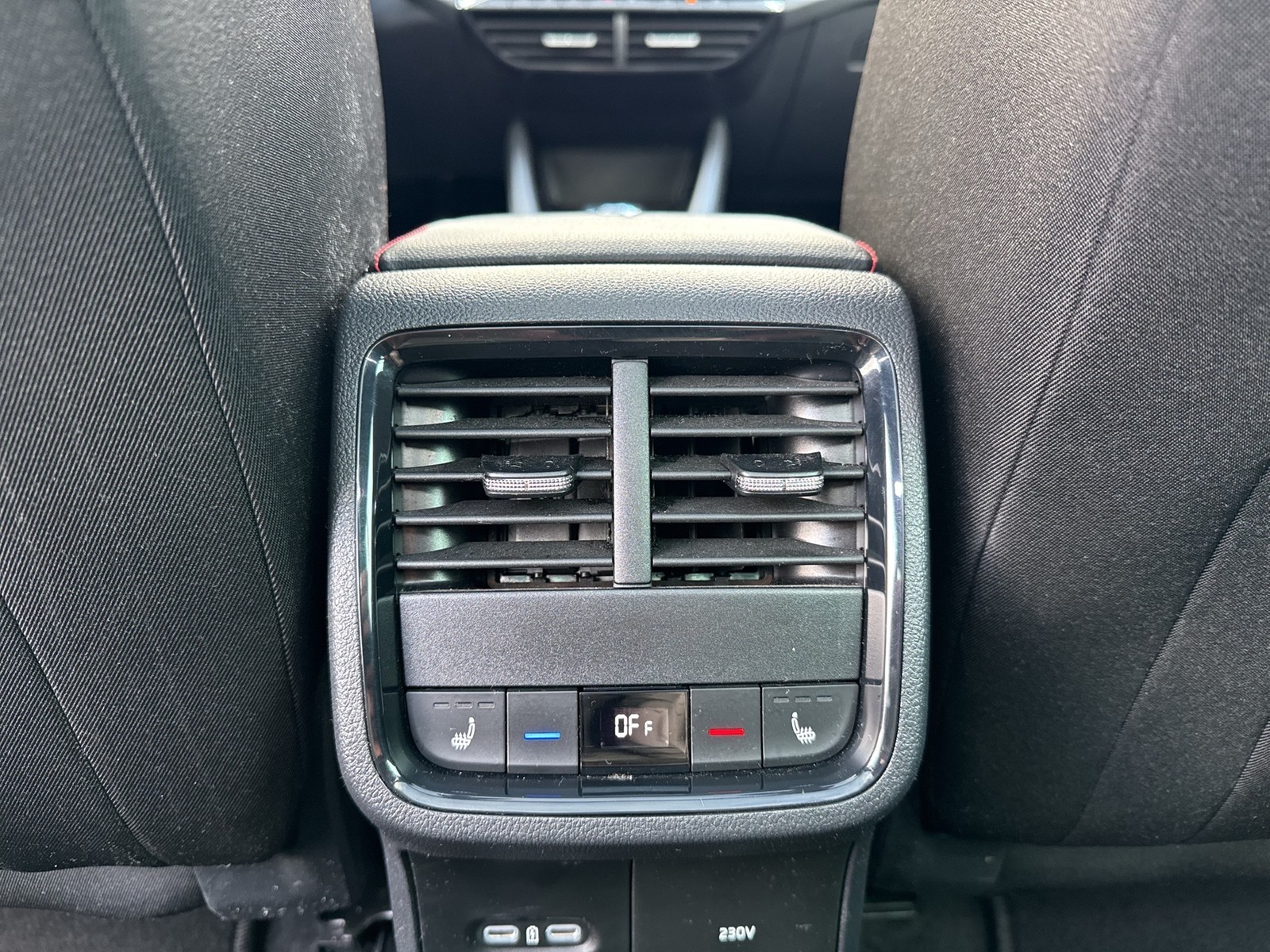 Skoda Octavia Combi 2.0 RS 4X4 PANO STANDHZ. AHK LM19