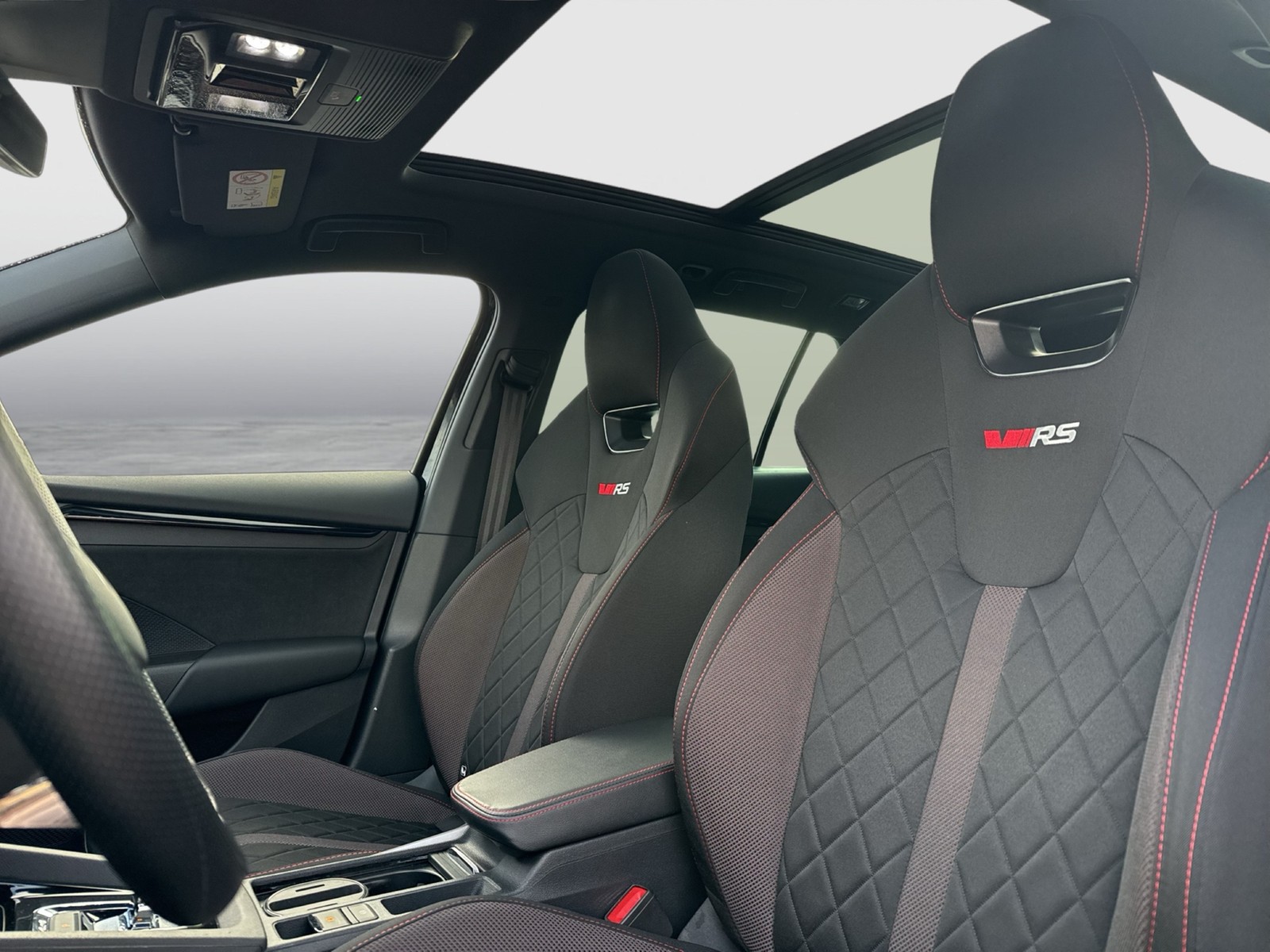 Skoda Octavia Combi 2.0 RS 4X4 PANO STANDHZ. AHK LM19