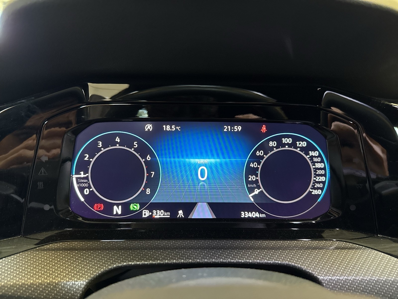 Volkswagen Golf VIII 1.5 eTSI R-LINE LM17 CARPLAY SITZHEIZ.