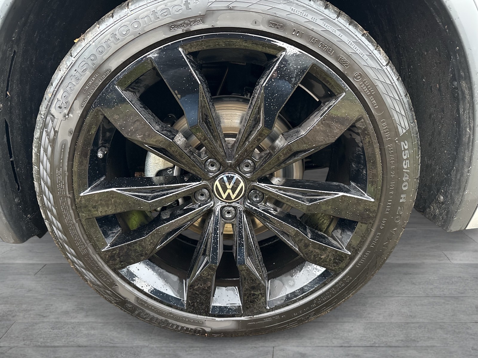 Volkswagen Tiguan 2.0 R-LINE BLACKSTYLE 4X4 AHK KAMERA ALU20