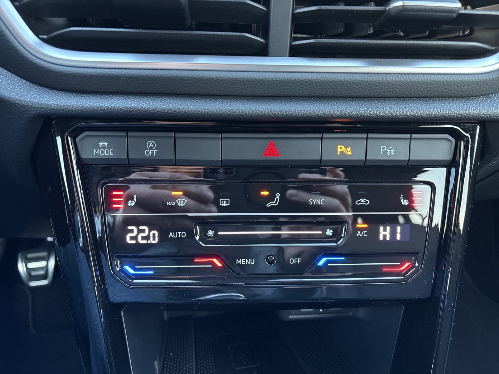 Volkswagen T-Roc 1.0 R-LINE CAM ACC NAVI LM17 LED+ CARPLAY