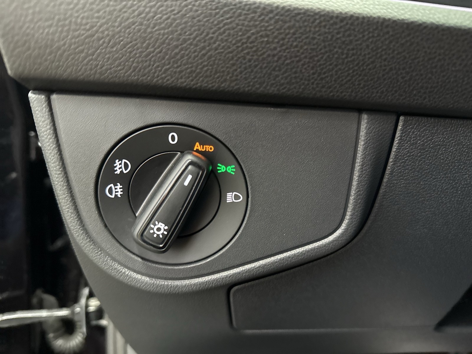 Volkswagen Polo 1.0 R-LINE CAM ACC LM17 NAVI CARPLAY SITZHZ