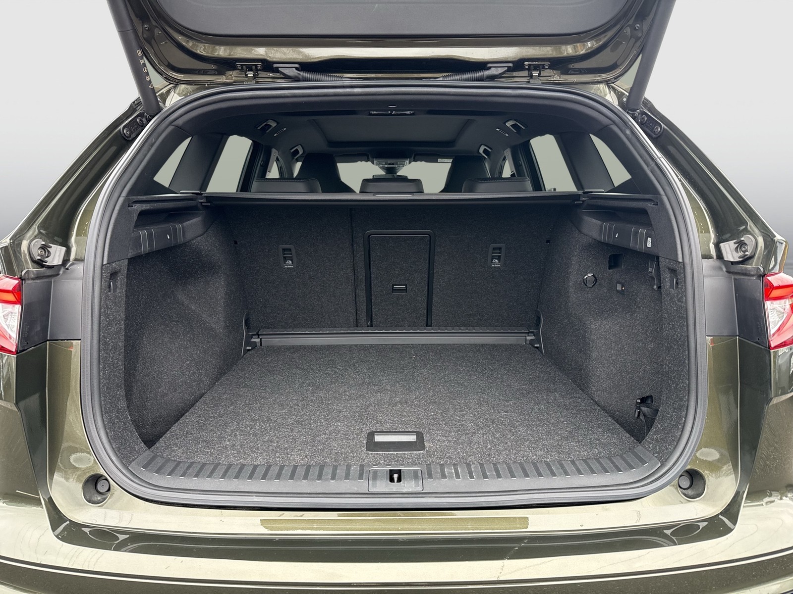 Skoda Enyaq 85 Sportline *FACELIFT* AHK HuD CANTON NAV