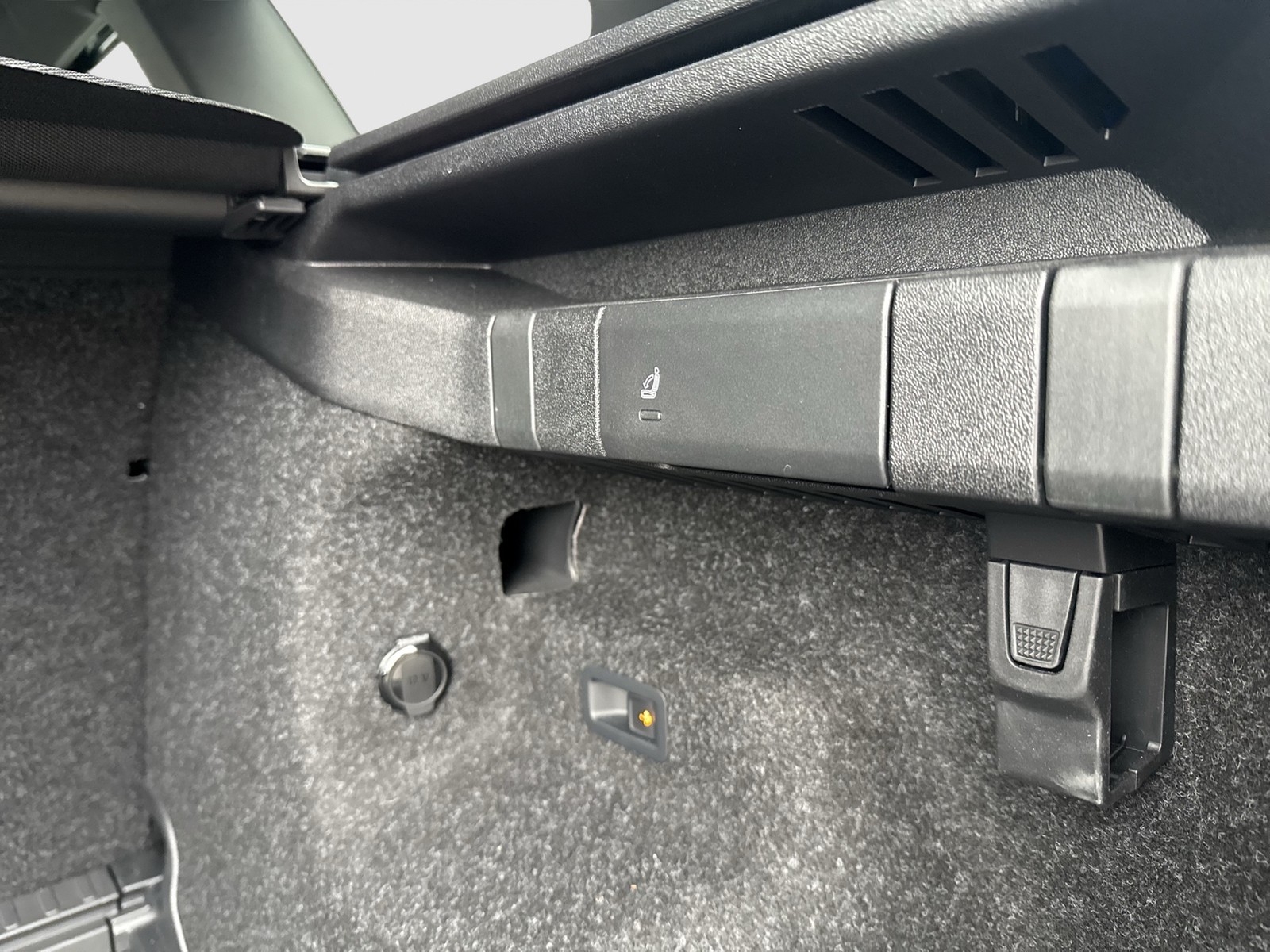 Skoda Enyaq 85 Sportline *FACELIFT* AHK HuD CANTON NAV