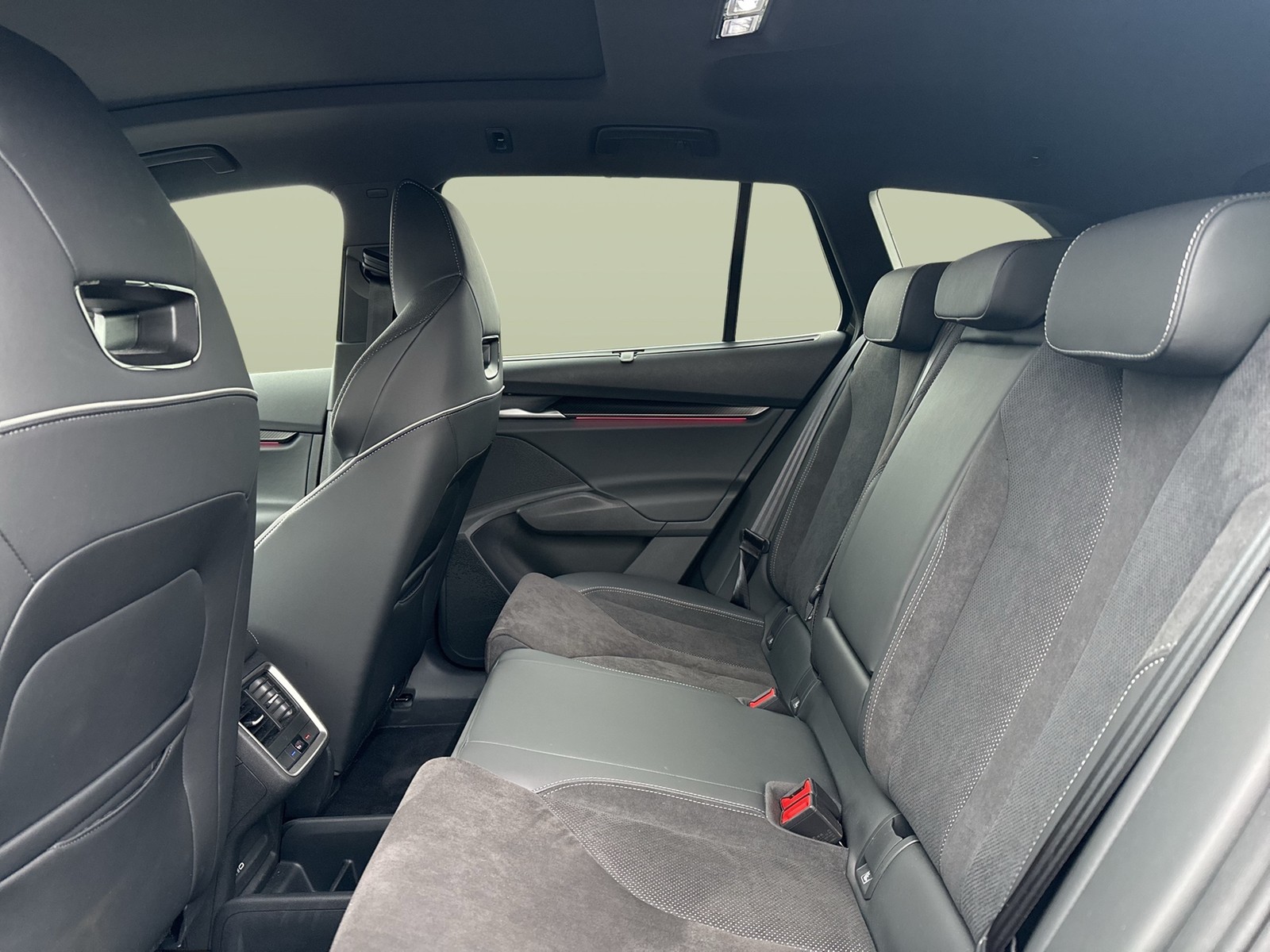 Skoda Enyaq 85 Sportline *FACELIFT* AHK HuD CANTON NAV