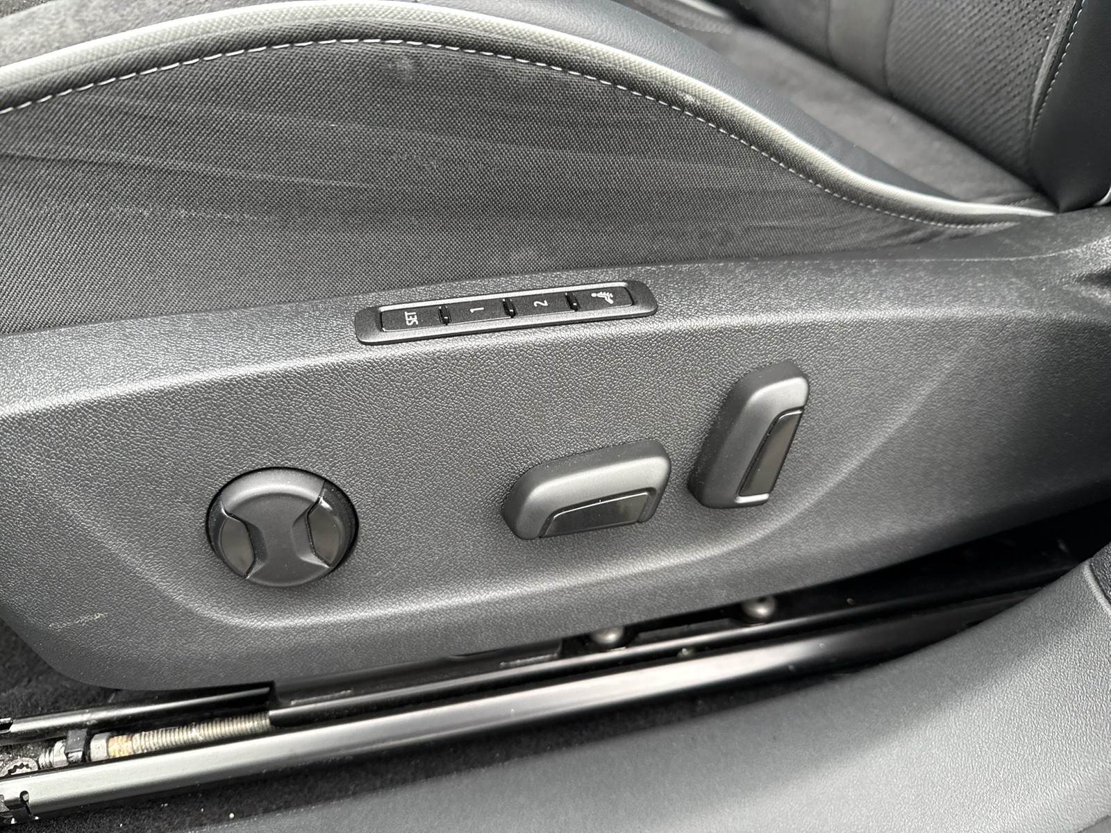 Skoda Enyaq 85 Sportline *FACELIFT* AHK HuD CANTON NAV