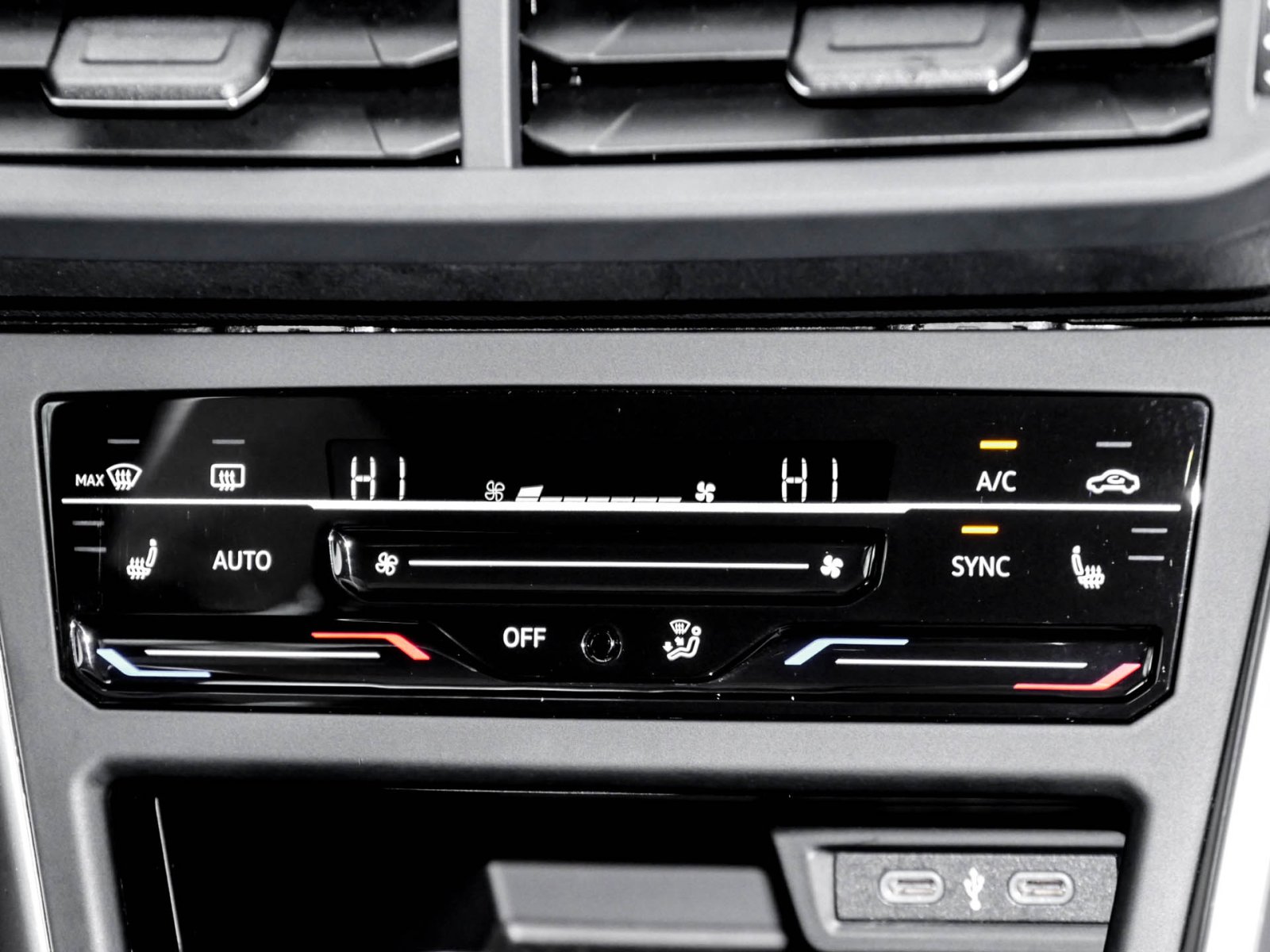 Volkswagen Taigo 1.0 LIFE ALU NAVI SITZHEIZUNG LED DAB+