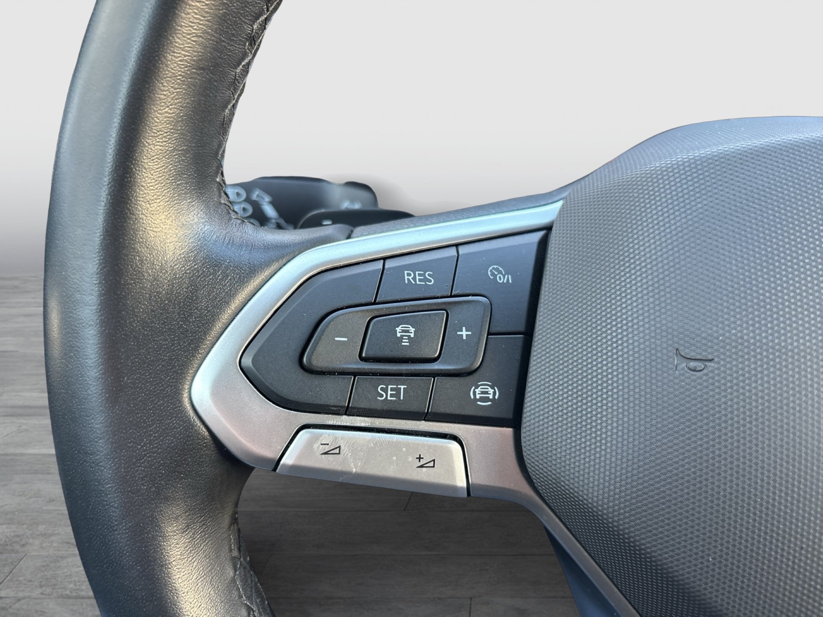 Volkswagen T-Roc 1.5 STYLE STANDHZ. ACC LED+ NAVI LM17