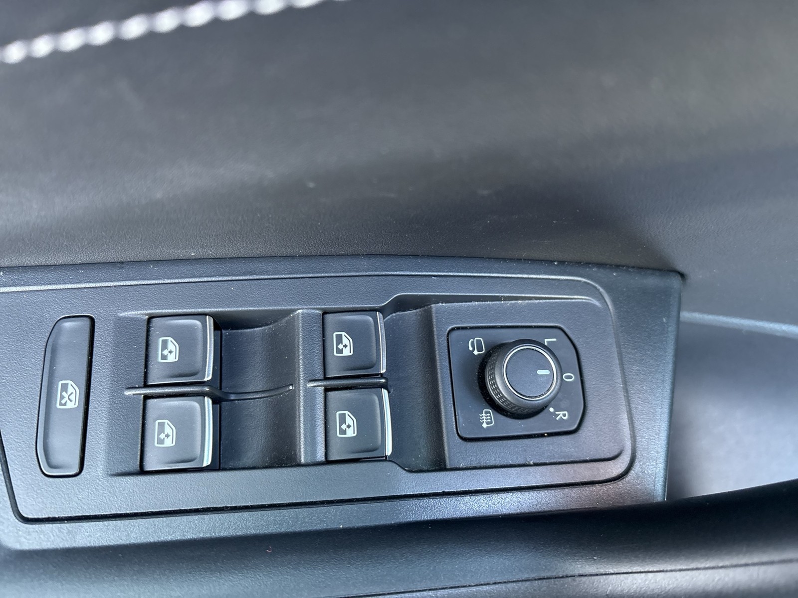 Volkswagen T-Roc 1.5 STYLE STANDHZ. ACC LED+ NAVI LM17