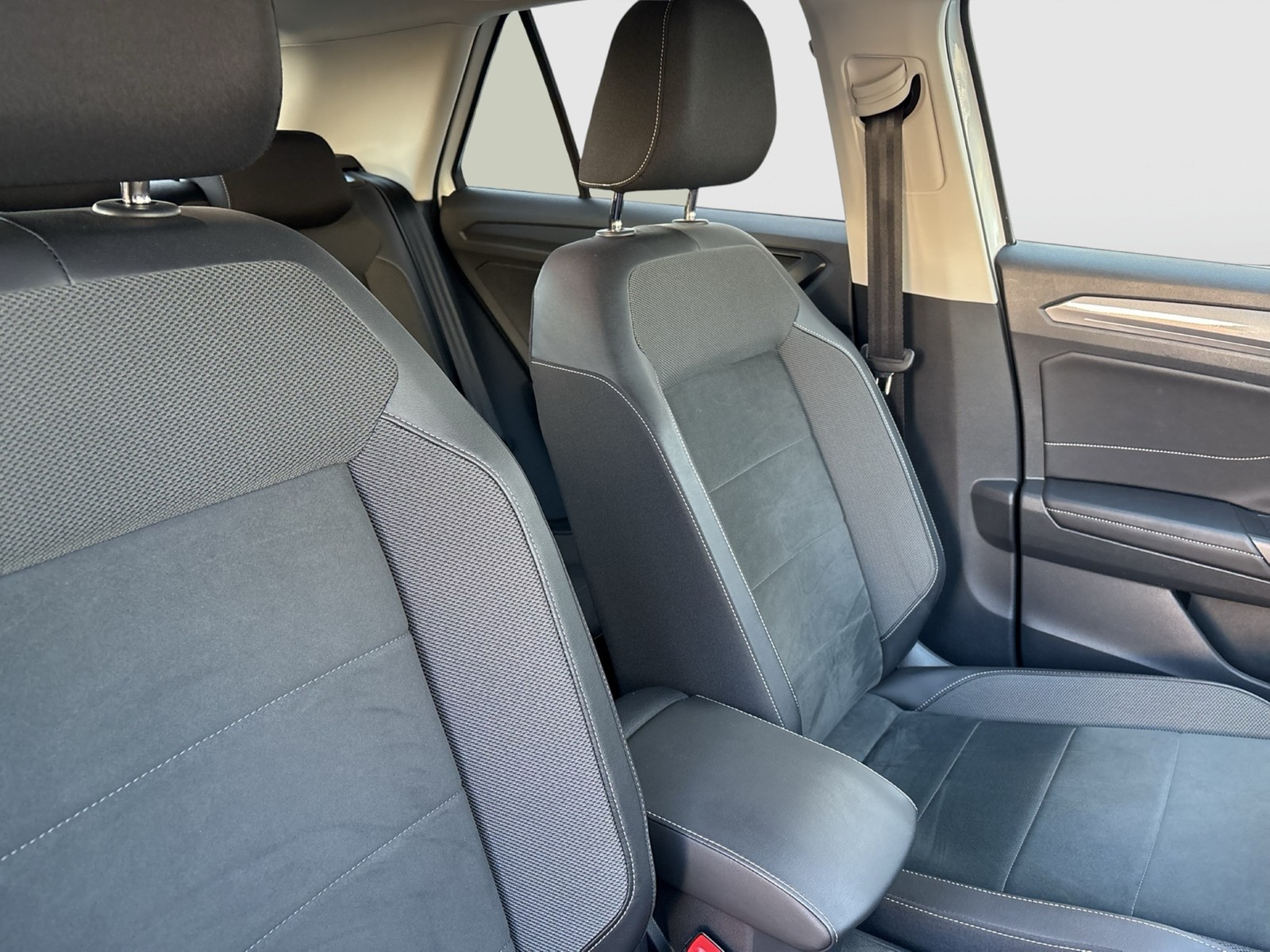 Volkswagen T-Roc 1.5 STYLE STANDHZ. ACC LED+ NAVI LM17