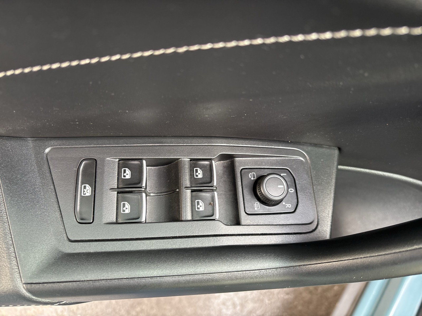 Volkswagen T-Roc 1.0 STYLE ACC LED+ NAVI LM17 CARPLAY