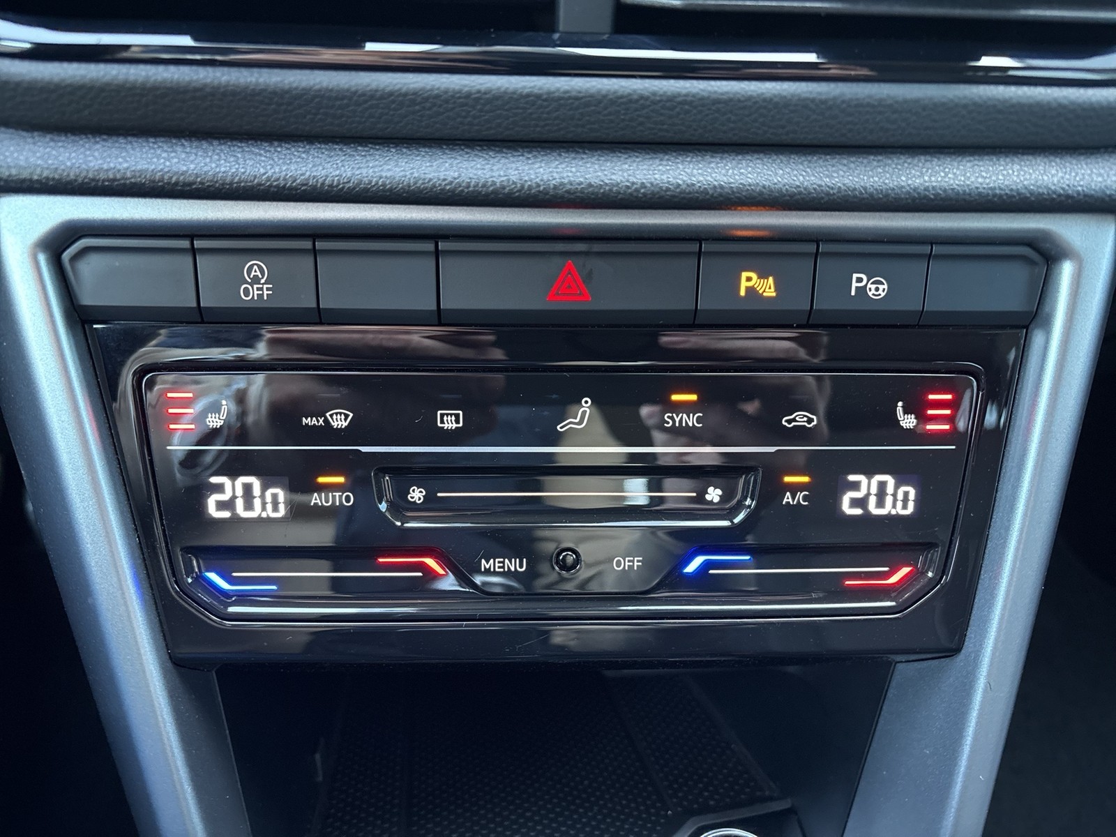 Volkswagen T-Roc 1.5 LIFE NAVI CARPLAY ALU SITZHEIZUNG LED