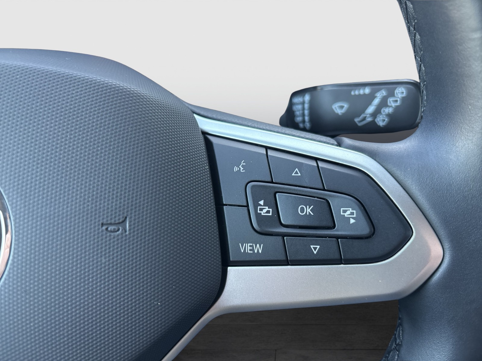 Volkswagen T-Roc 1.5 LIFE NAVI CARPLAY ALU SITZHEIZUNG LED