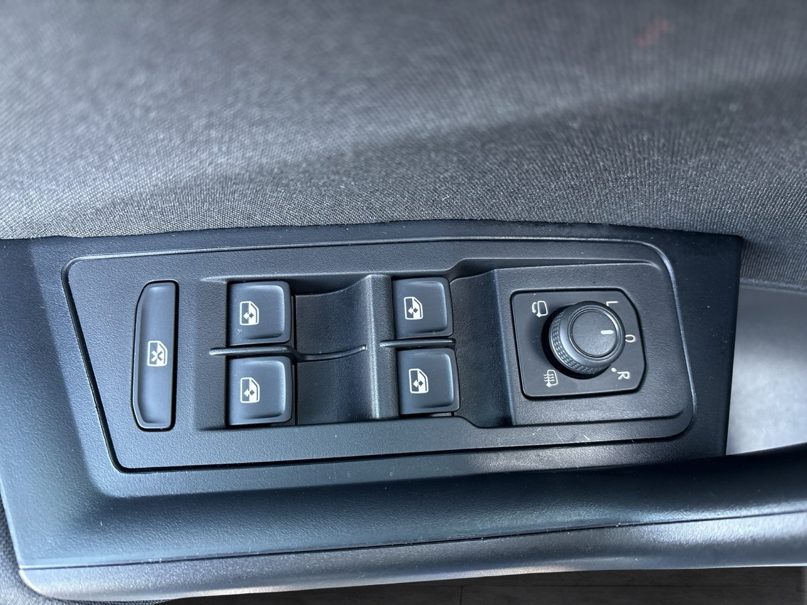 Volkswagen T-Roc 1.5 LIFE NAVI CARPLAY ALU SITZHEIZUNG LED