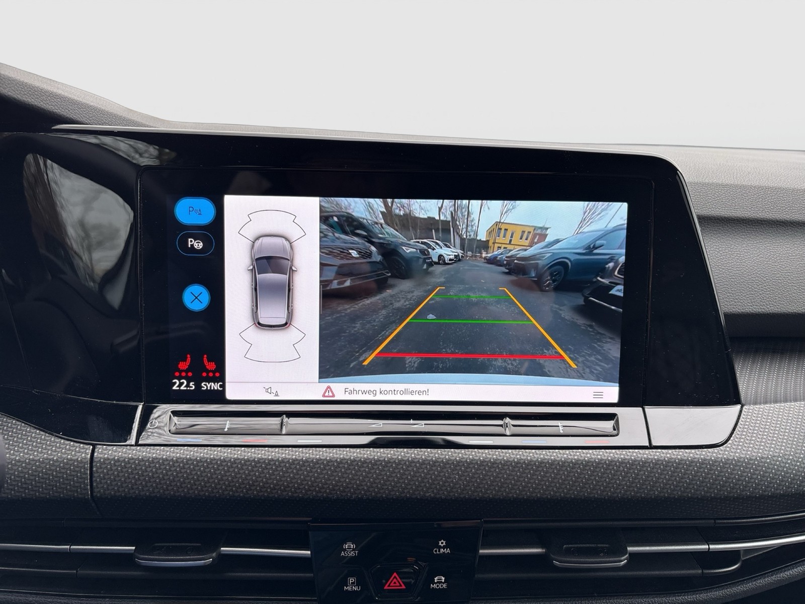 Volkswagen Golf VIII 1.5 eTSI R-LINE HARMAN KARDON PANO CAM