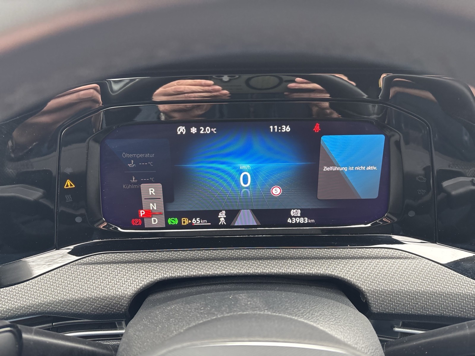 Volkswagen Golf VIII 1.5 eTSI R-LINE HARMAN KARDON PANO CAM