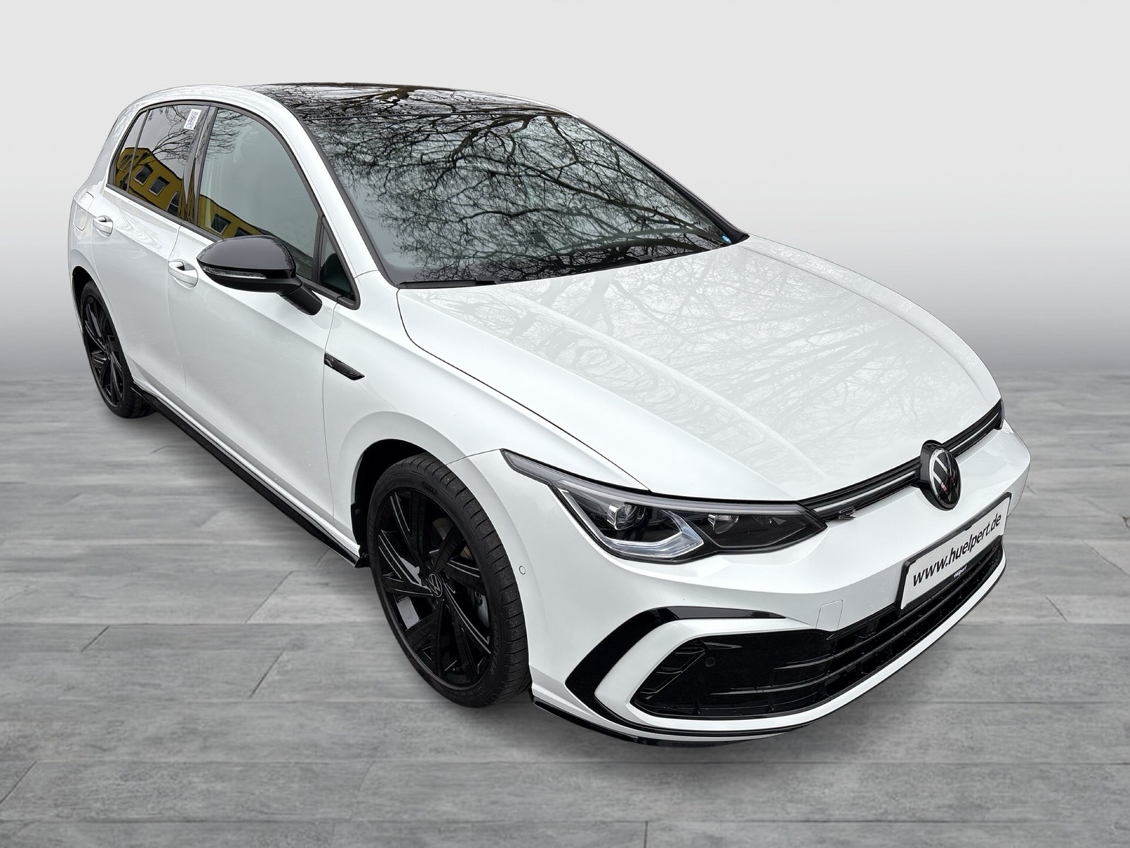 Volkswagen Golf VIII 1.5 eTSI R-LINE HARMAN KARDON PANO CAM