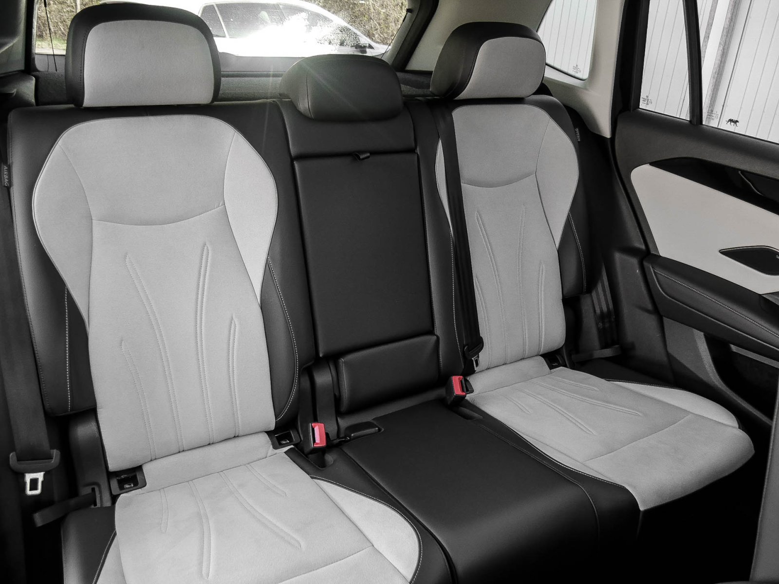 Volkswagen Tiguan 1.5 ELEGANCE NEUES MODELL PANO AHK LM18