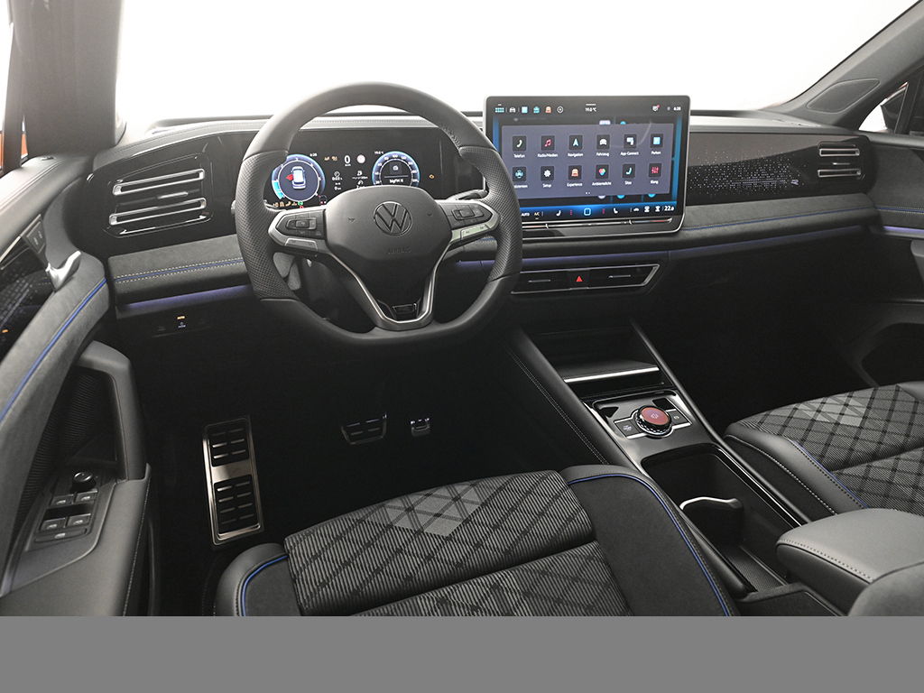 Volkswagen Tiguan 2.0 R-LINE DSG PANO AHK MATRIXLED 360CAM