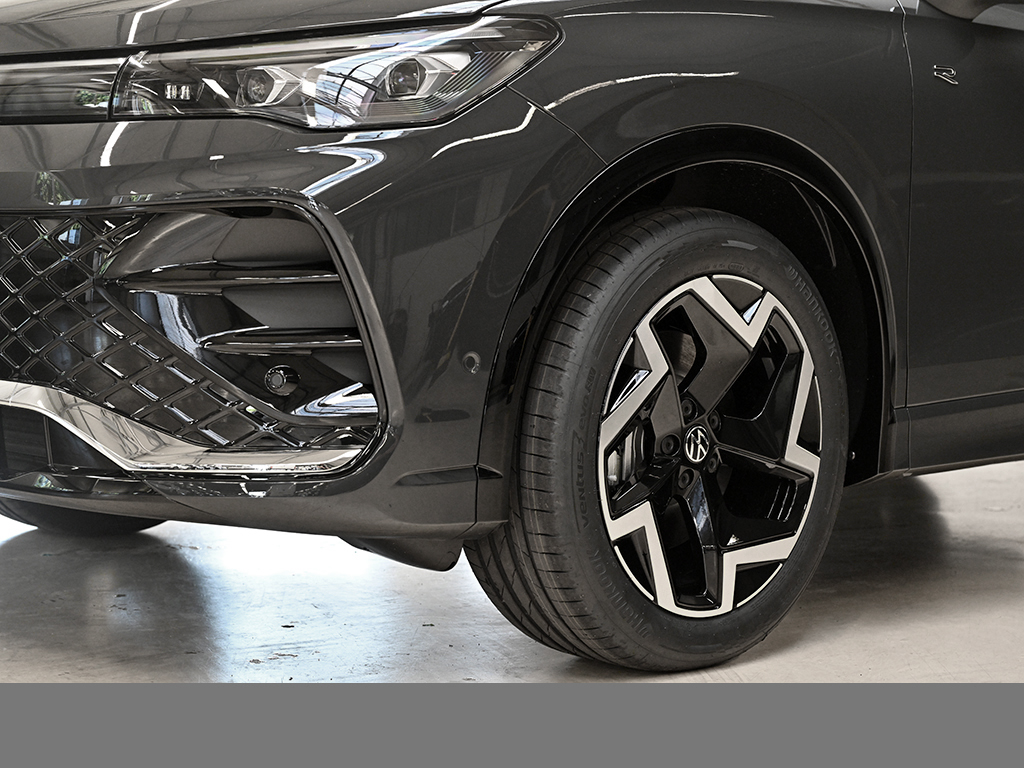 Volkswagen Tiguan 2.0 R-LINE DSG PANO AHK MATRIXLED 360CAM