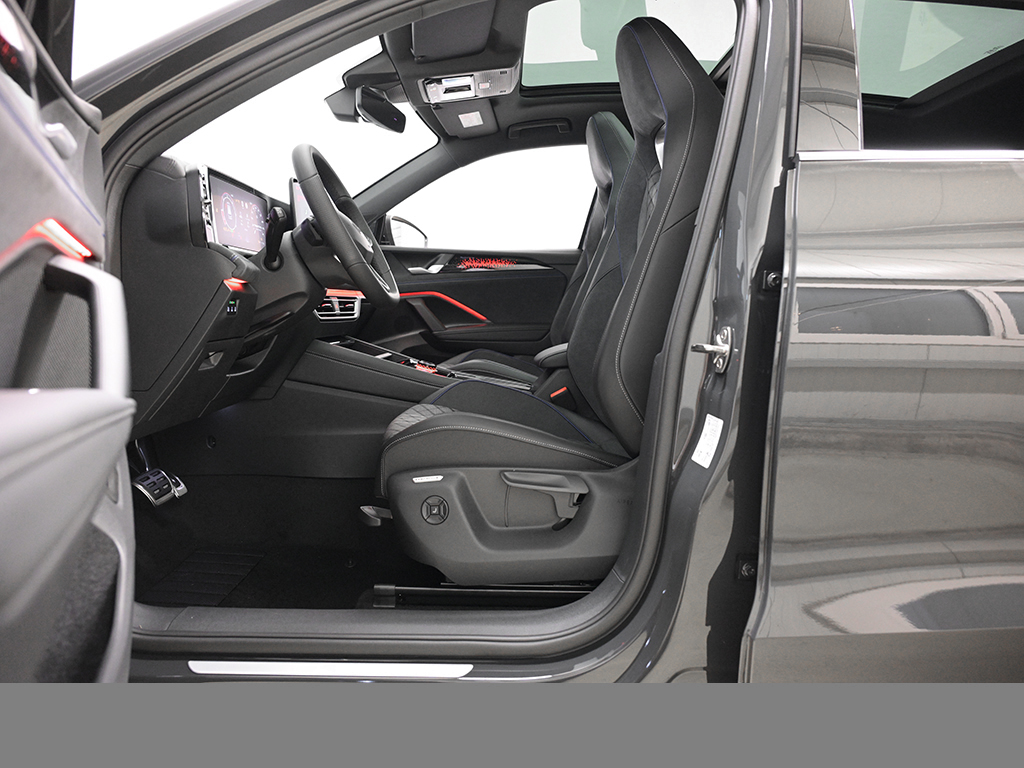 Volkswagen Tiguan 2.0 R-LINE DSG AHK PANO MATRIXLED HEADUP