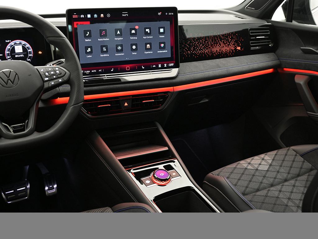 Volkswagen Tiguan eHYBRID R-LINE DSG BLACKSTYLE AHK