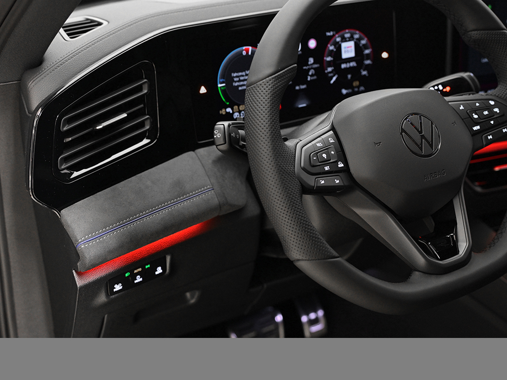 Volkswagen Tiguan eHYBRID R-LINE DSG BLACKSTYLE AHK