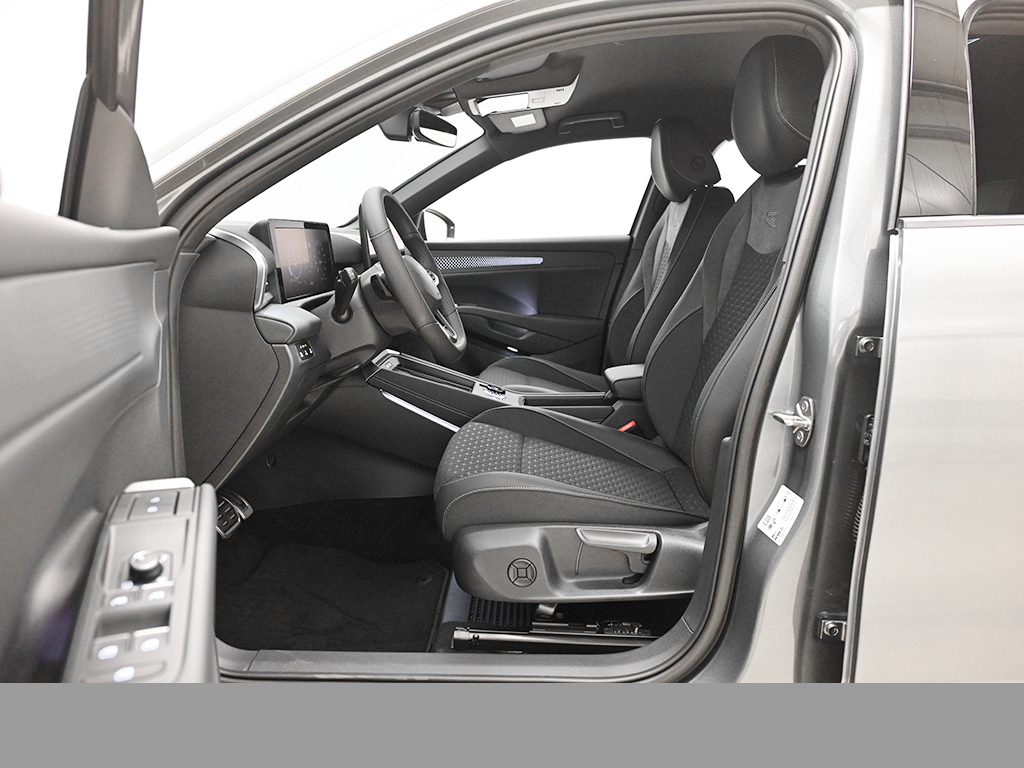 Volkswagen T-Roc 1.5 R-LINE DSG eKLAPPE KEYLESS AHK LM18