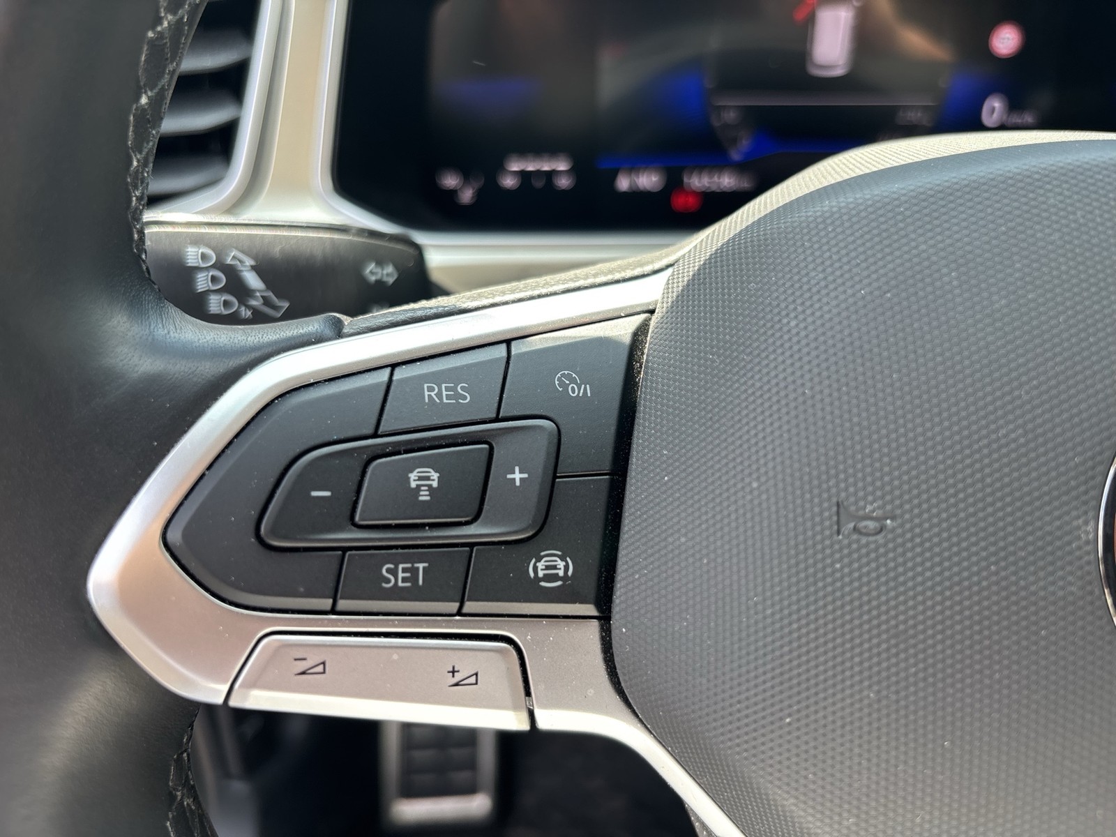 Volkswagen T-Roc 1.0 MOVE KAMERA ACC ALU17" NAVI CARPLAY