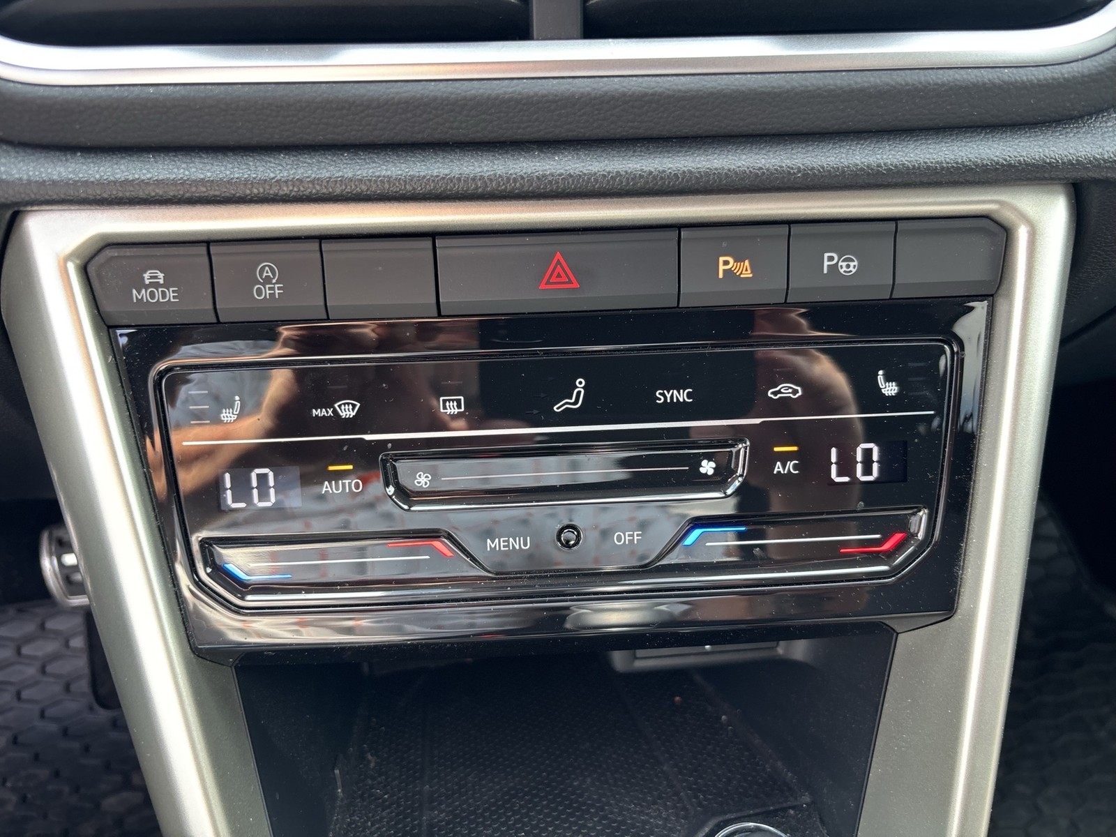 Volkswagen T-Roc 1.0 MOVE KAMERA ACC ALU17" NAVI CARPLAY