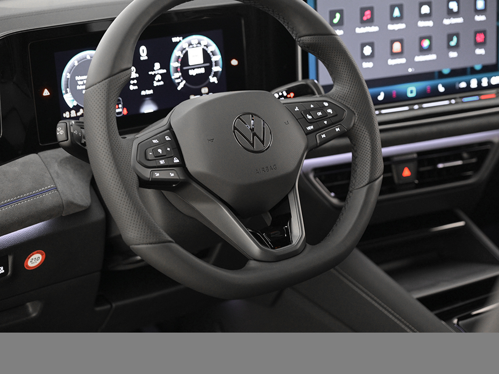 Volkswagen Tiguan 1.5 R-LINE DSG BLACKSTYLE AHK eKLAPPE